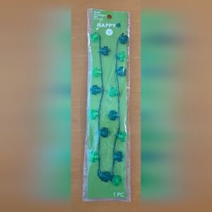 NEW St. Patty's Day Light Up Shamrock Necklace ☘️